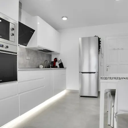 Apartment 7even